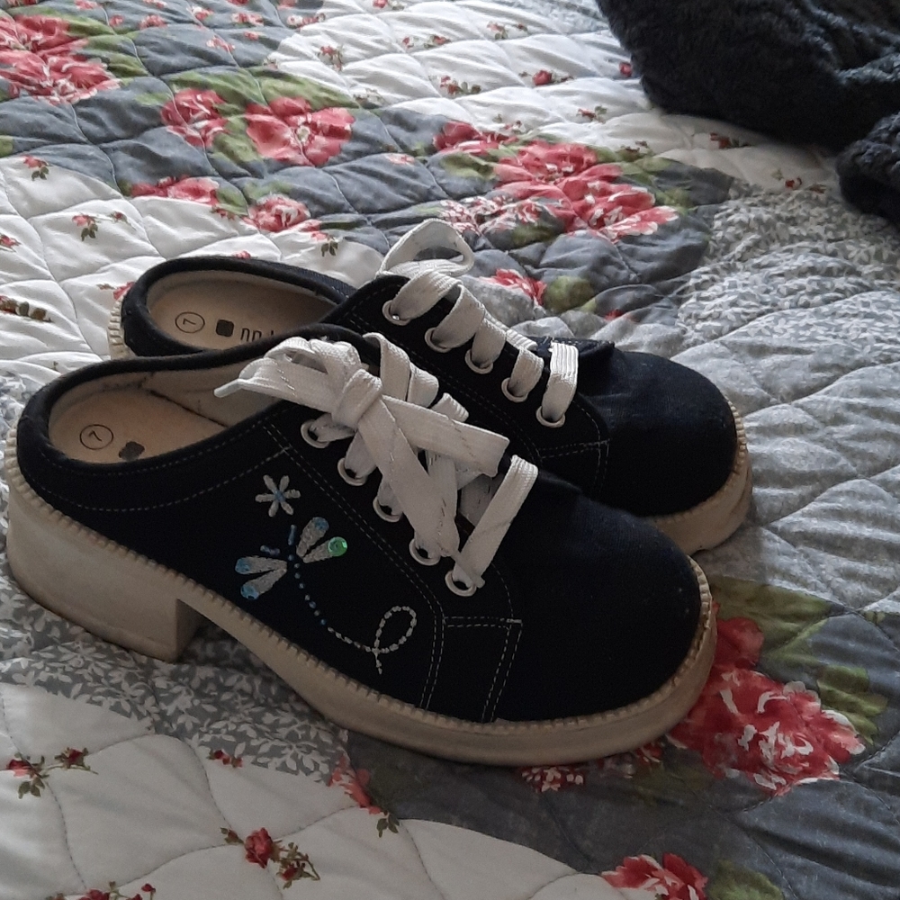 Platform tennies